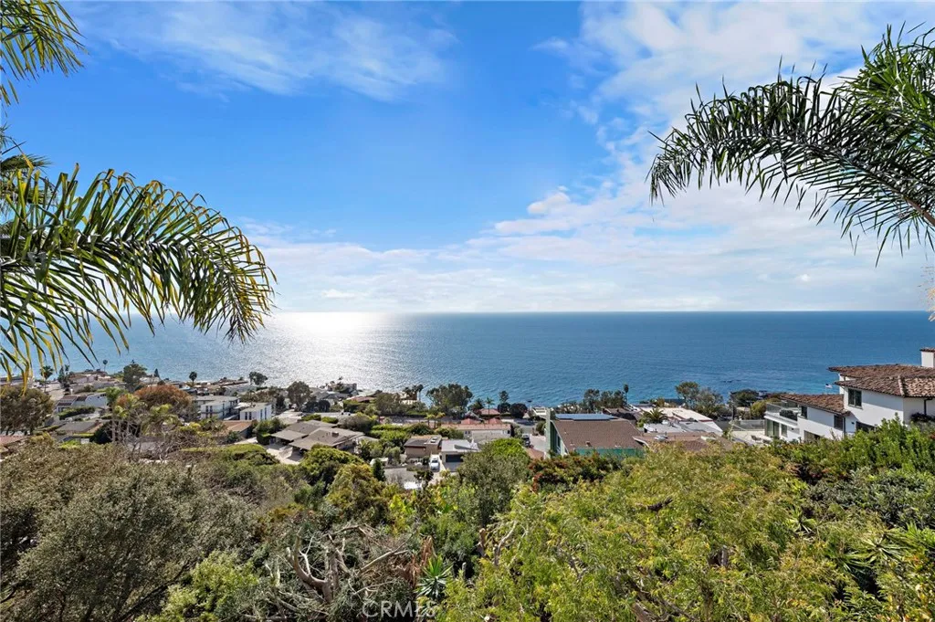 Laguna Beach, California 92651, United States, 5 Bedrooms Bedrooms, ,5 BathroomsBathrooms,Residential,Active,10118