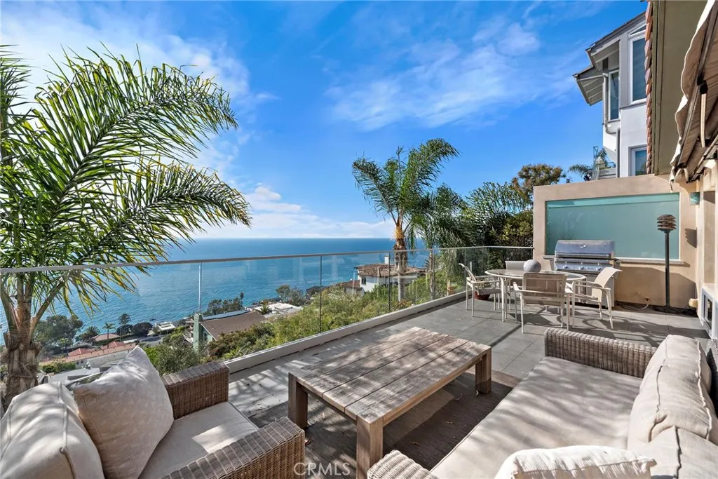Laguna Beach, California 92651, United States, 5 Bedrooms Bedrooms, ,5 BathroomsBathrooms,Residential,Active,10118