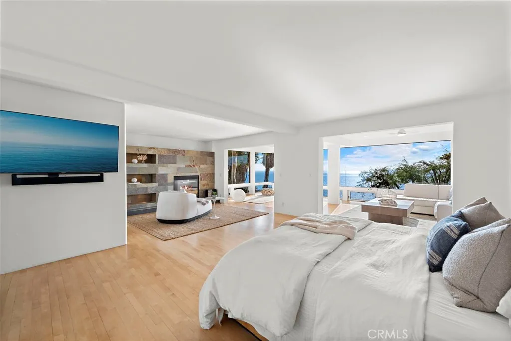 Laguna Beach, California 92651, United States, 5 Bedrooms Bedrooms, ,5 BathroomsBathrooms,Residential,Active,10118