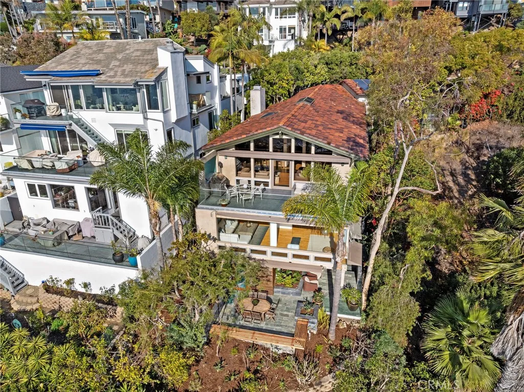 Laguna Beach, California 92651, United States, 5 Bedrooms Bedrooms, ,5 BathroomsBathrooms,Residential,Active,10118