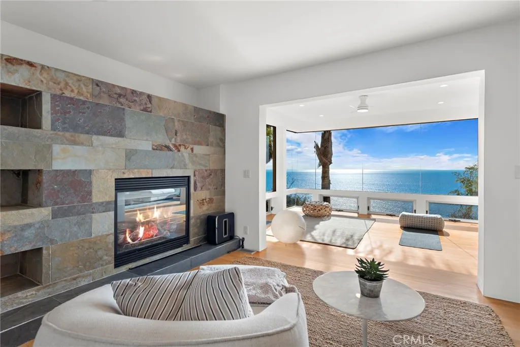 Laguna Beach, California 92651, United States, 5 Bedrooms Bedrooms, ,5 BathroomsBathrooms,Residential,Active,10118