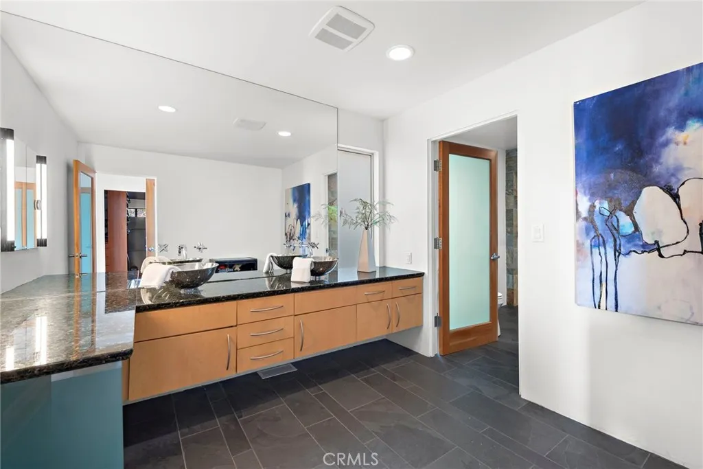 Laguna Beach, California 92651, United States, 5 Bedrooms Bedrooms, ,5 BathroomsBathrooms,Residential,Active,10118