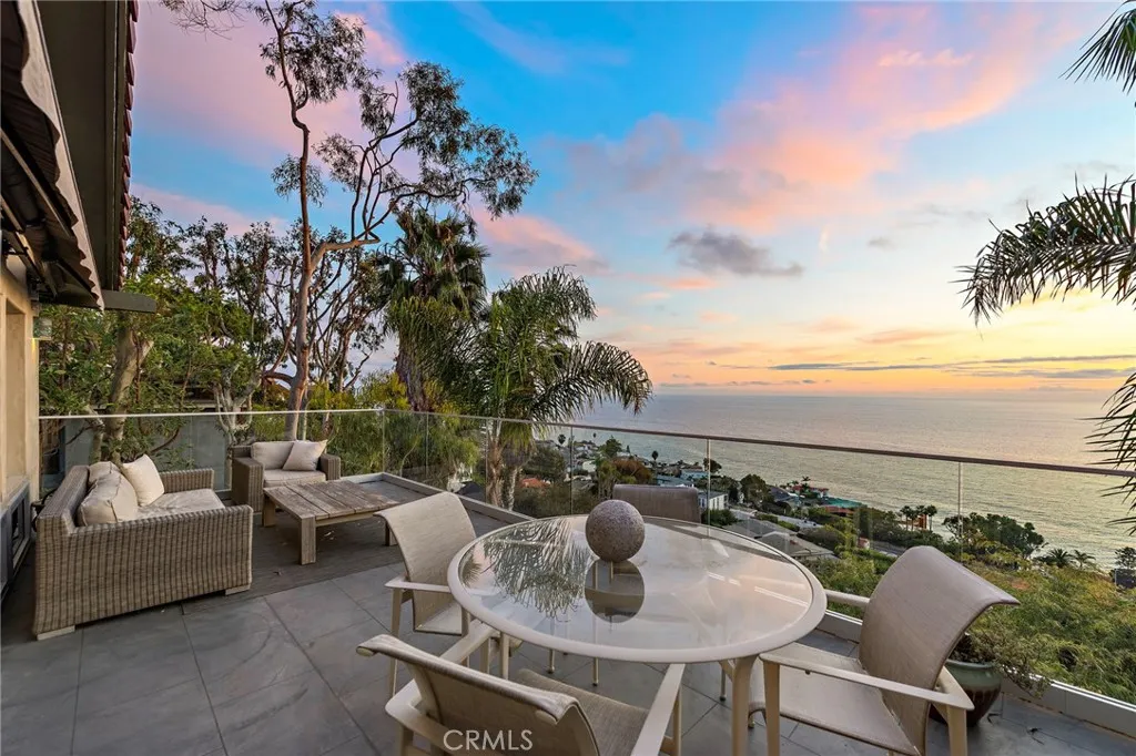 Laguna Beach, California 92651, United States, 5 Bedrooms Bedrooms, ,5 BathroomsBathrooms,Residential,Active,10118
