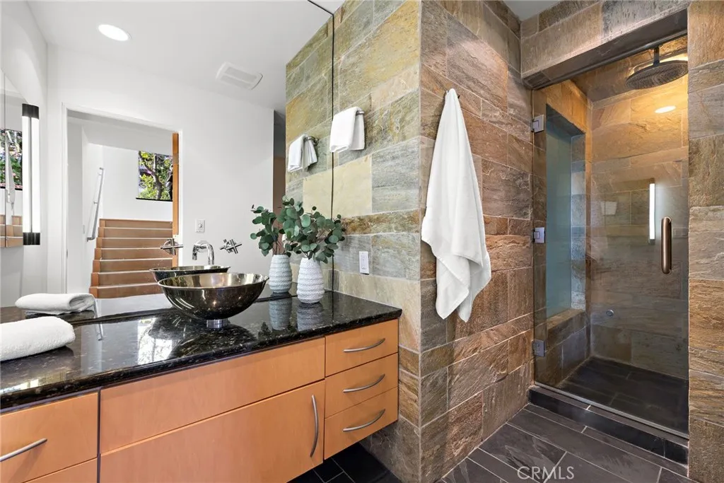 Laguna Beach, California 92651, United States, 5 Bedrooms Bedrooms, ,5 BathroomsBathrooms,Residential,Active,10118