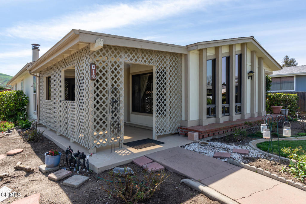 Photo 1 of 24 of 975 W Telegraph Road 61 mobile home