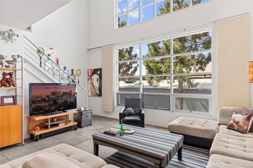 listing image 130725979259104454146