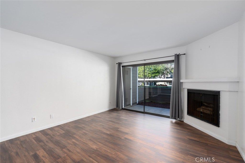 listing image 130723765116972883193