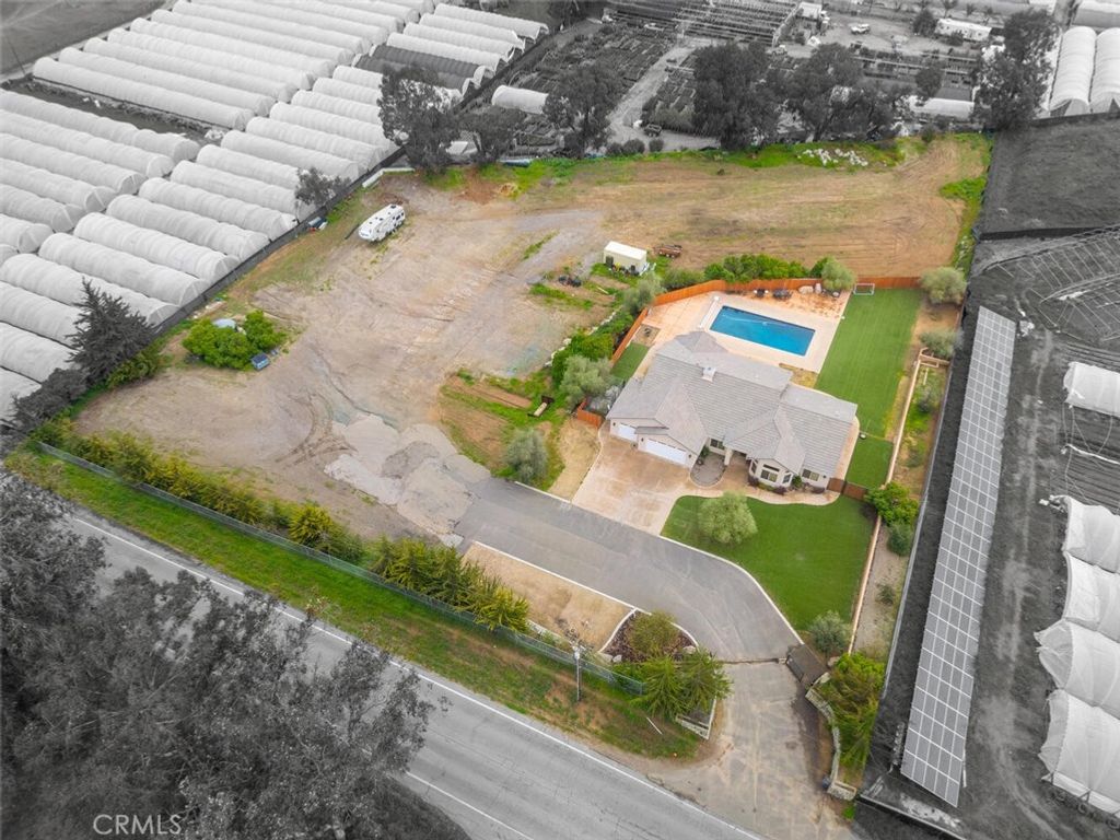 listing image 130728926137832706355