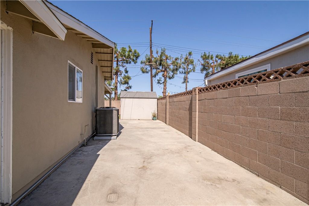 listing image 130725744200396660420