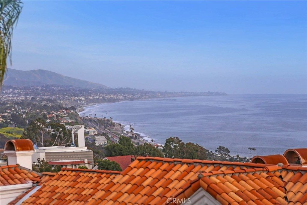 listing image 130723303006061411472