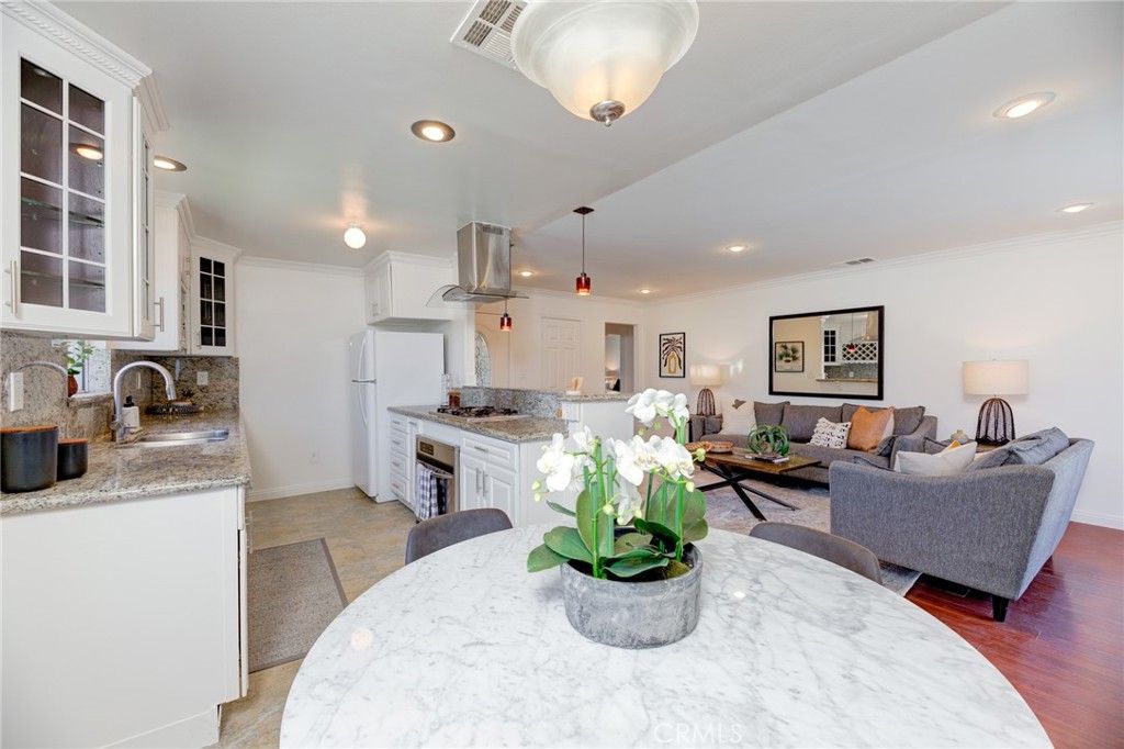 listing image 130720896565254742662