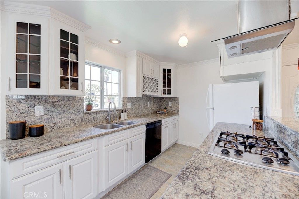 listing image 130722409055827222084