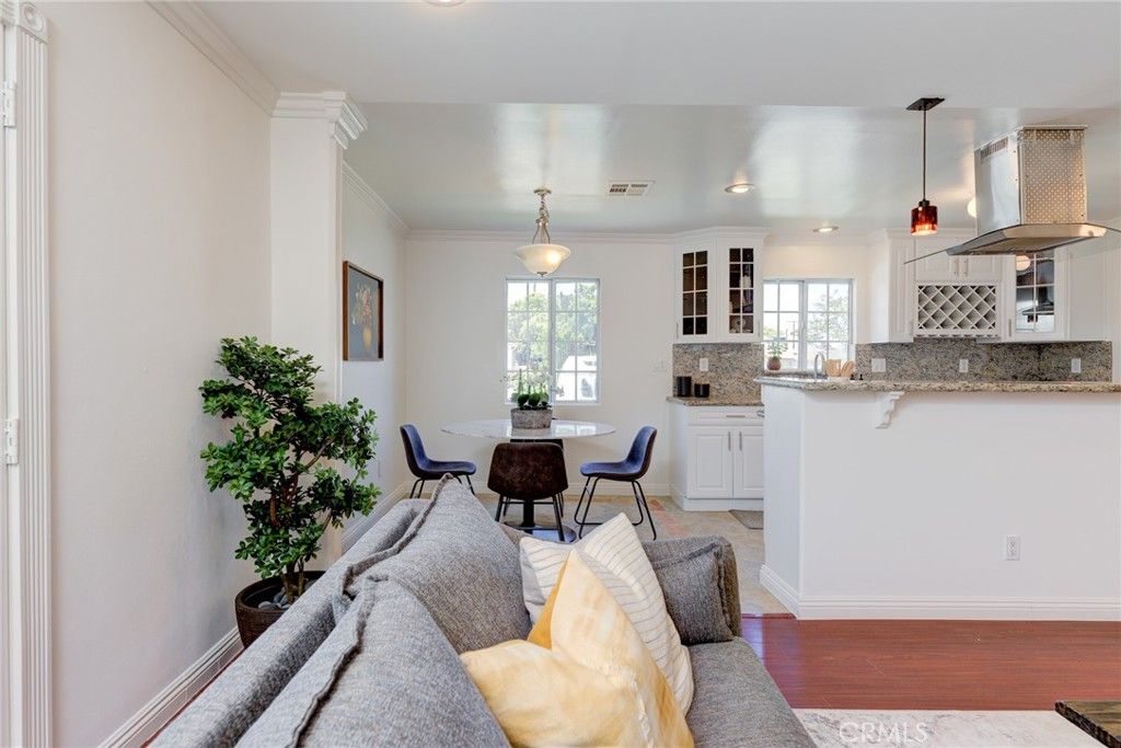 listing image 130725832778491237099