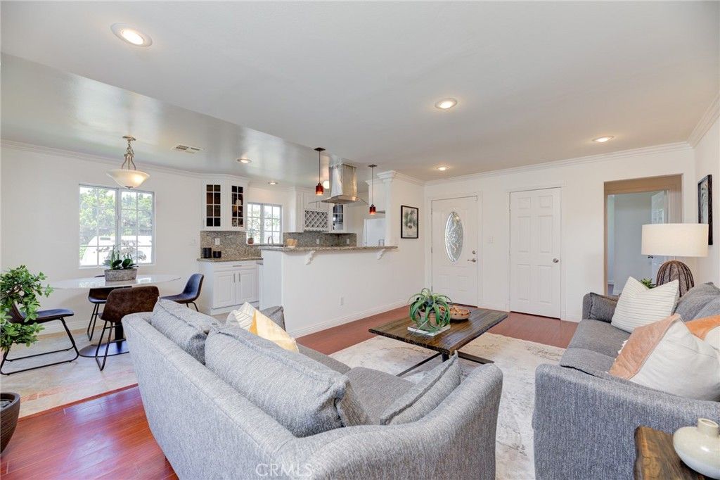 listing image 130721148023770186334