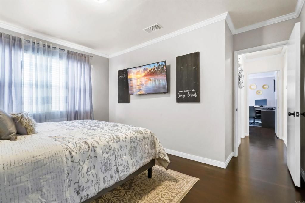 listing image 130721407439425185799