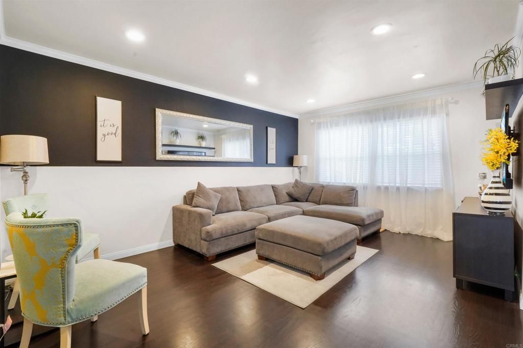listing image 130722235378687863915