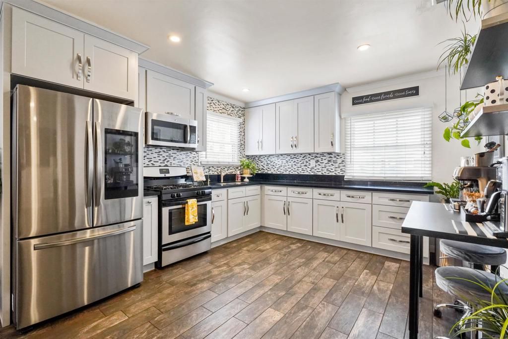 listing image 130729151510378069952