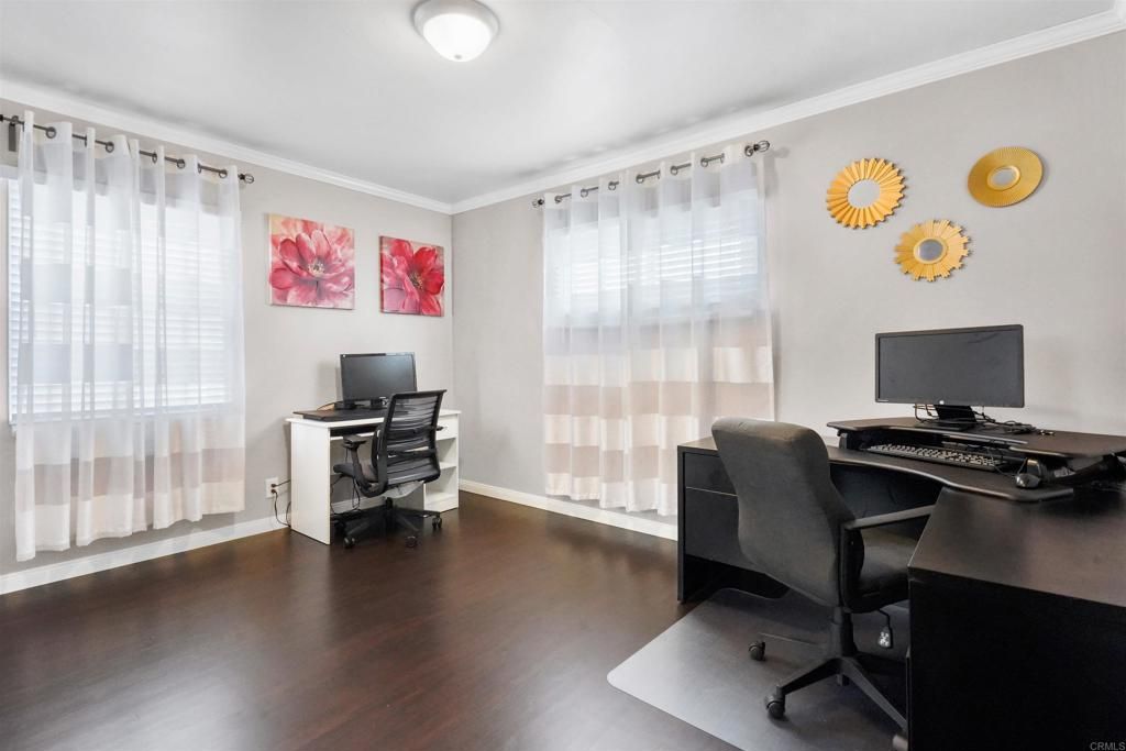 listing image 130723464853276307323