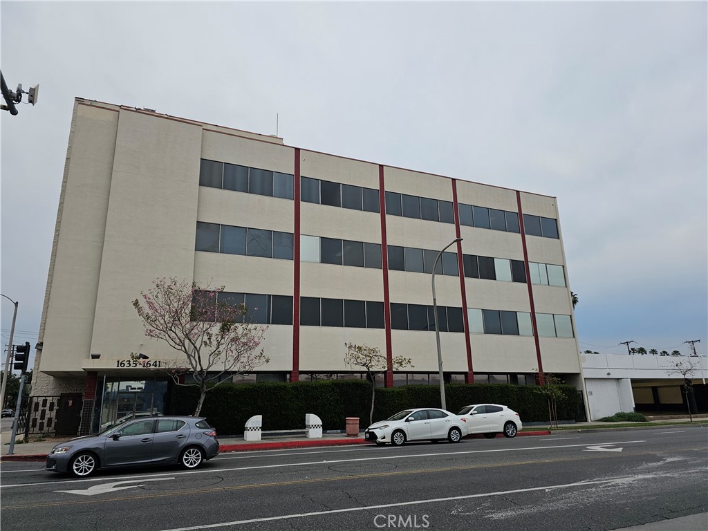 This is a 4 stories midrise office building standing at the N/E of the busy intersection at Main Street and Marengo Ave.
There are 4 offices that are available for immediate occupancy. (#320, #405, #408, & #412) The unit sizes starts from 850 sf. up to 1,522 sf.
The building's amenities includes, formal lobby, 2 elevators, separate men & women bathrooms on each floor, and plenty of open parking. All units has at least 2 or up to 3 individual offices built in. Building recently replaced its AC system, painted, and parking resurfaced. Call now to show this to your client. Must see to appreciate.
