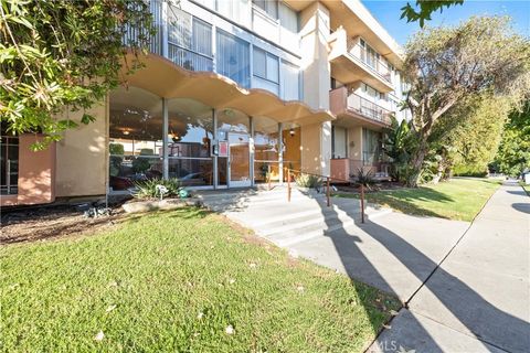 A home in Inglewood