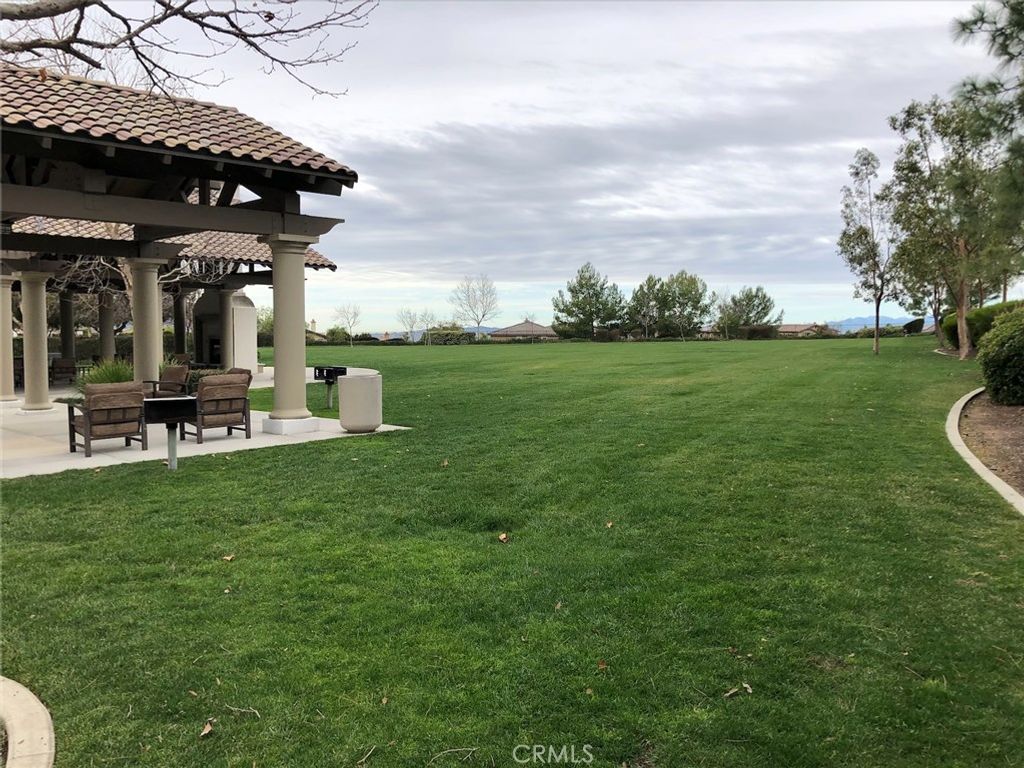 listing image 130728544777519965356