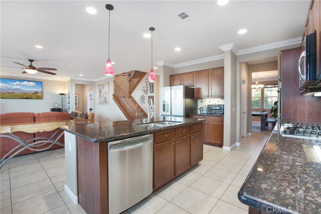 listing image 130726742232702196880