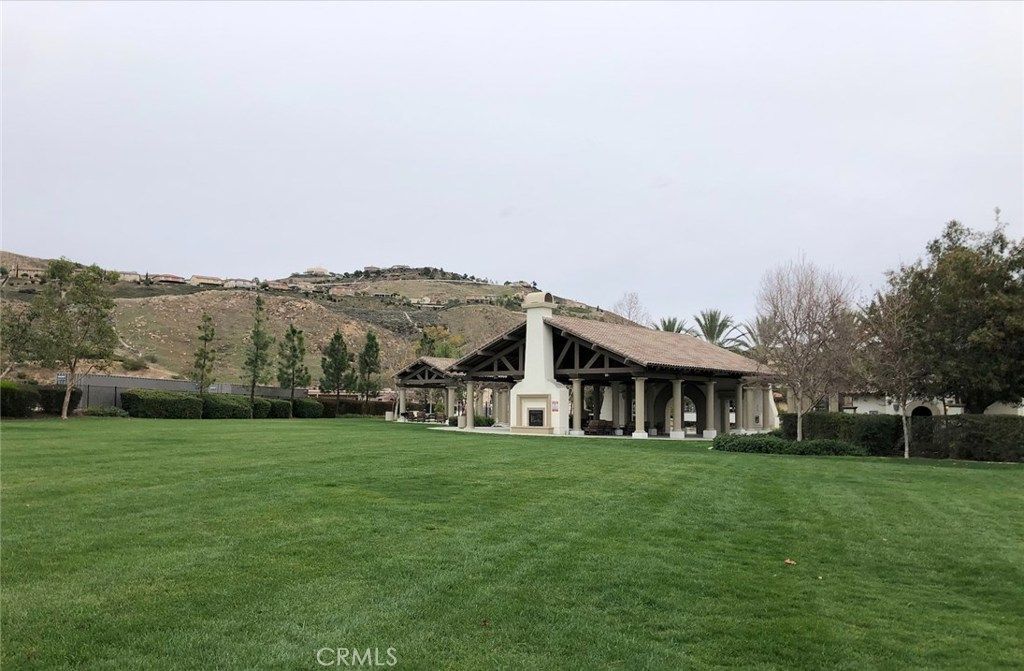 listing image 130728931204239958402