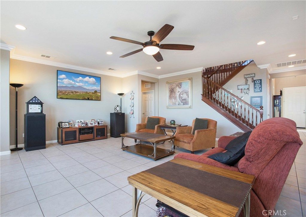 listing image 130724738393909398630