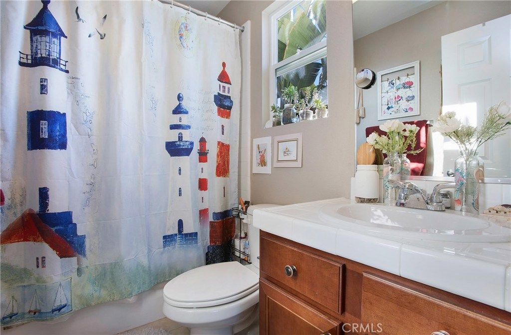 listing image 130727296965922257515