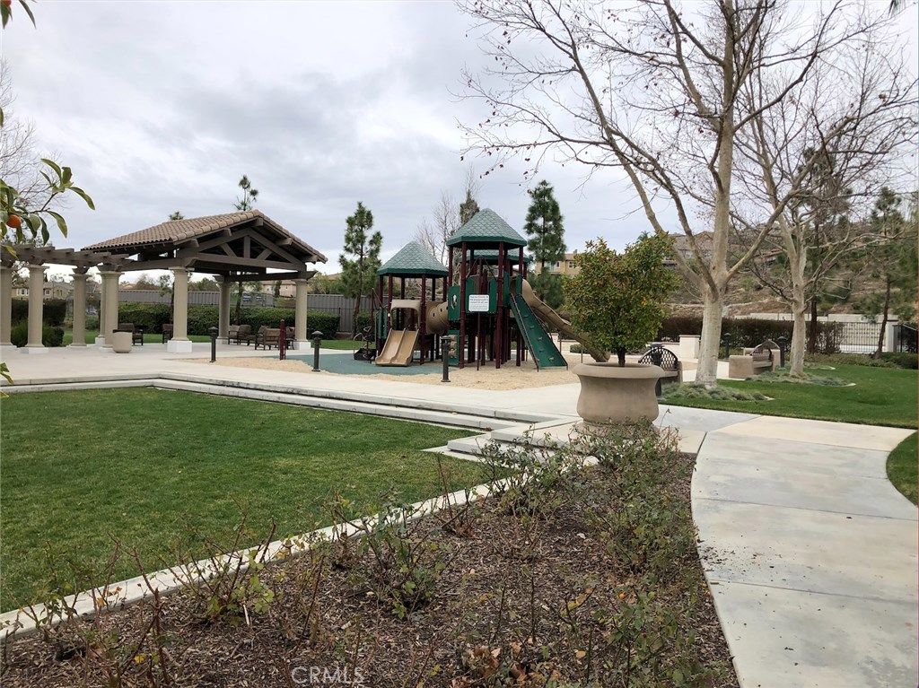 listing image 130727499911355597915