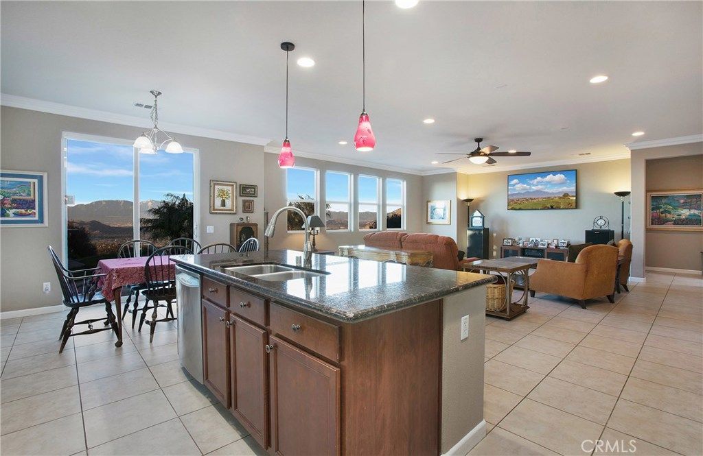 listing image 130727819521611442087