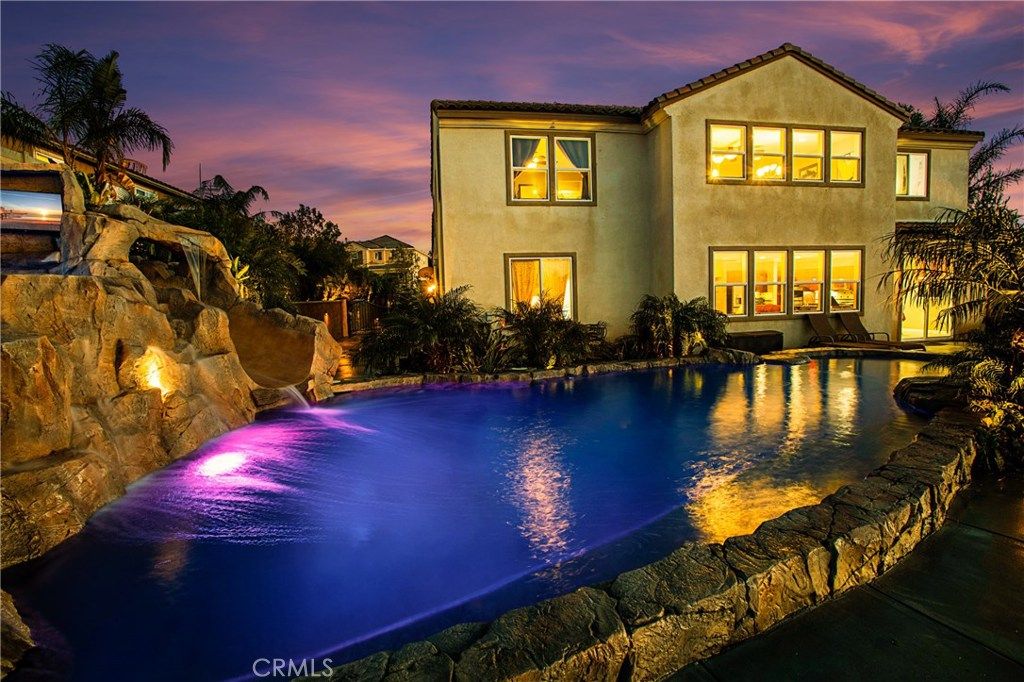 listing image 130727487115516173457