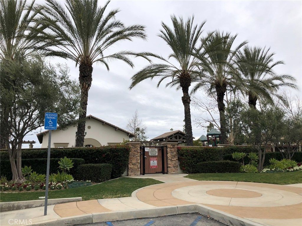 listing image 130720759155430232000