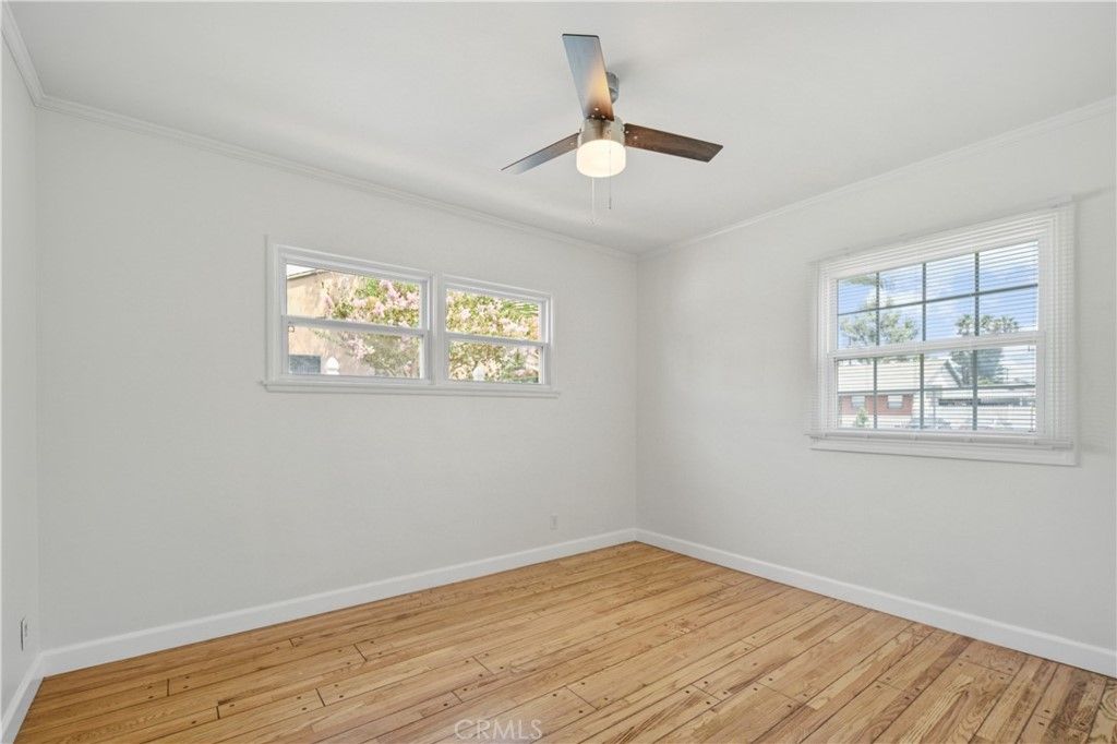 listing image 130727556854213225873