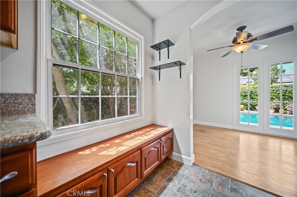 listing image 130724507698432953686