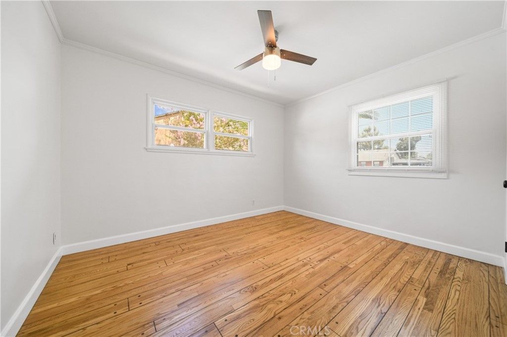 listing image 130724575597376906344