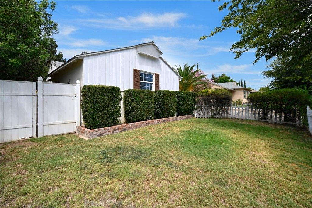 listing image 130726782885724743169