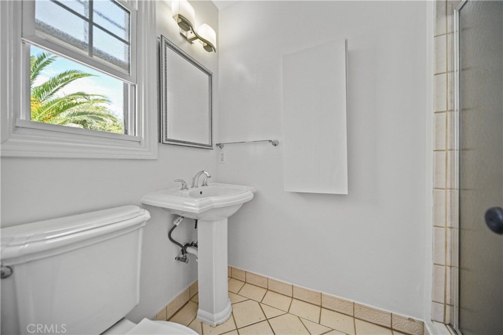 listing image 130728768945193241899