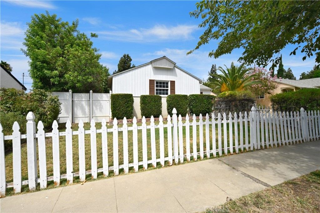 listing image 130728784534247975410