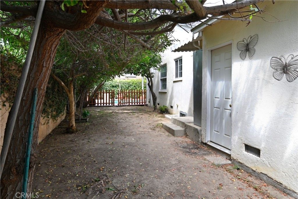 listing image 130725362997250582693