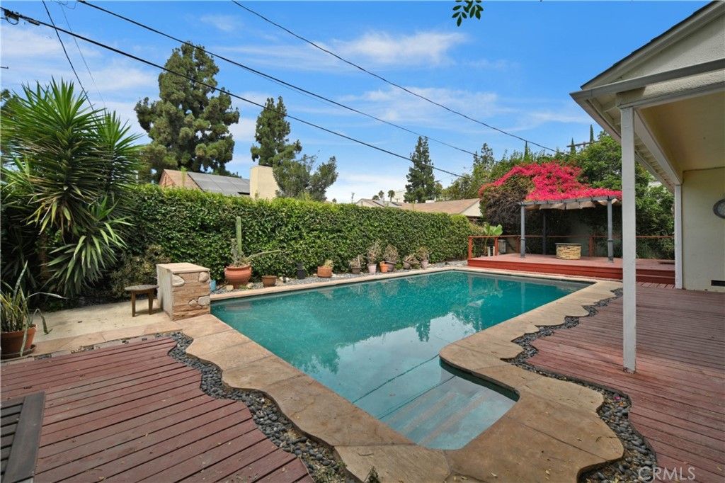 listing image 130728591617239178110