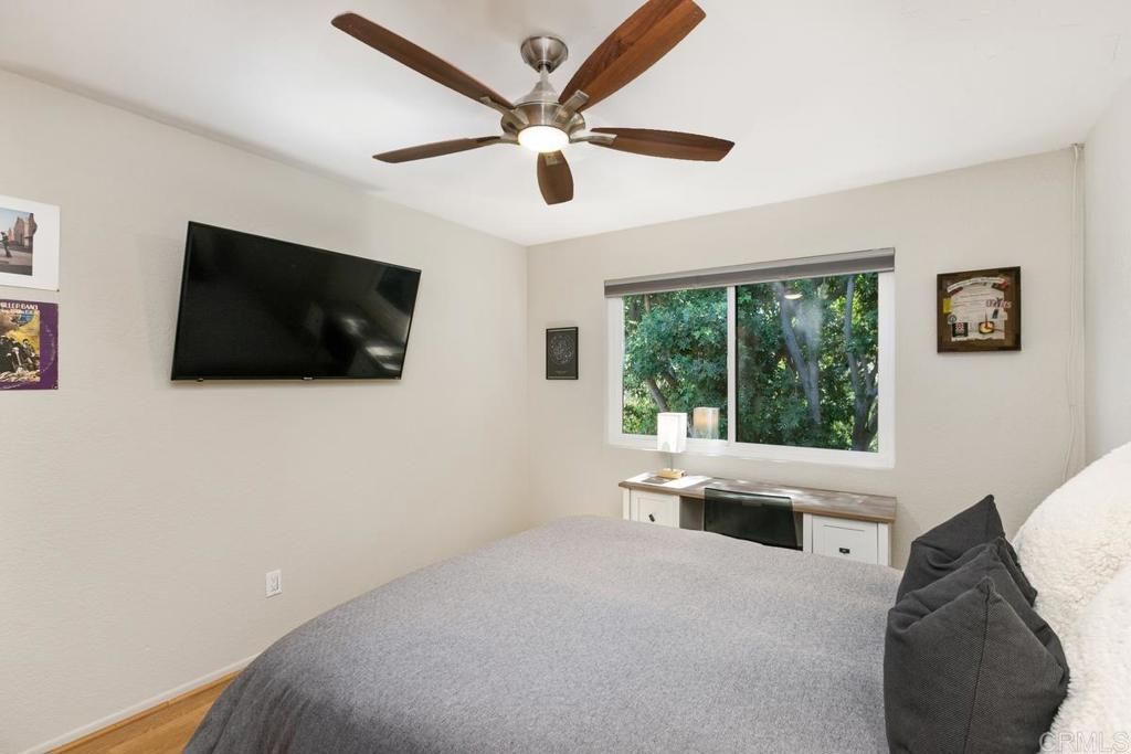 listing image 130728979864452698473