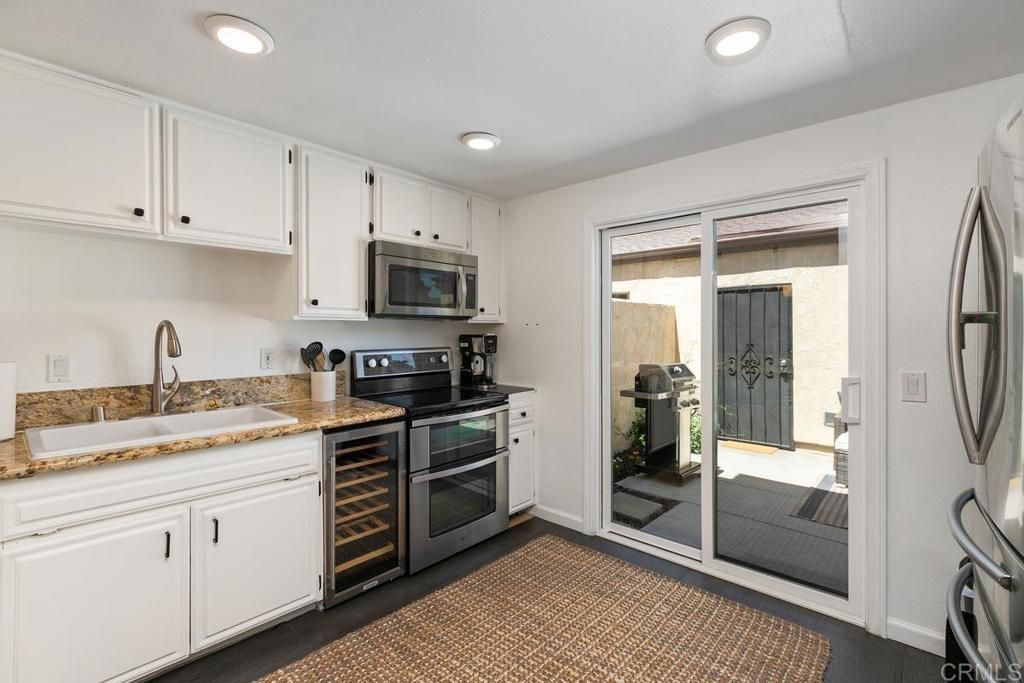 listing image 130721360845016327226
