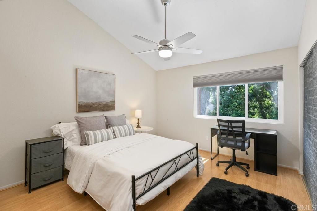 listing image 130725378256546007247