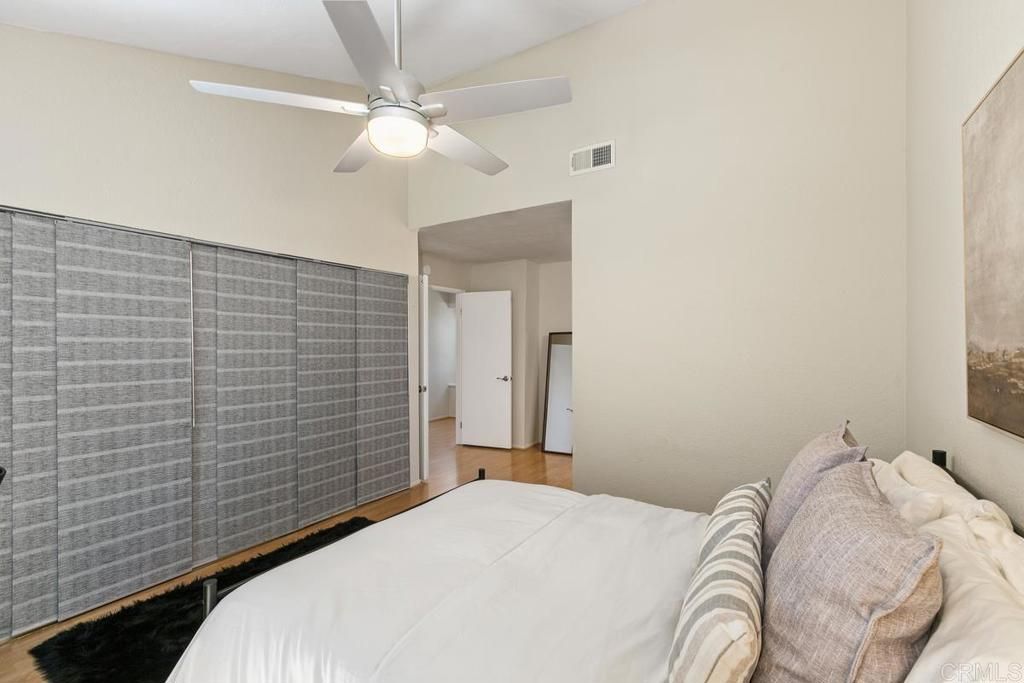 listing image 130727970591474921664
