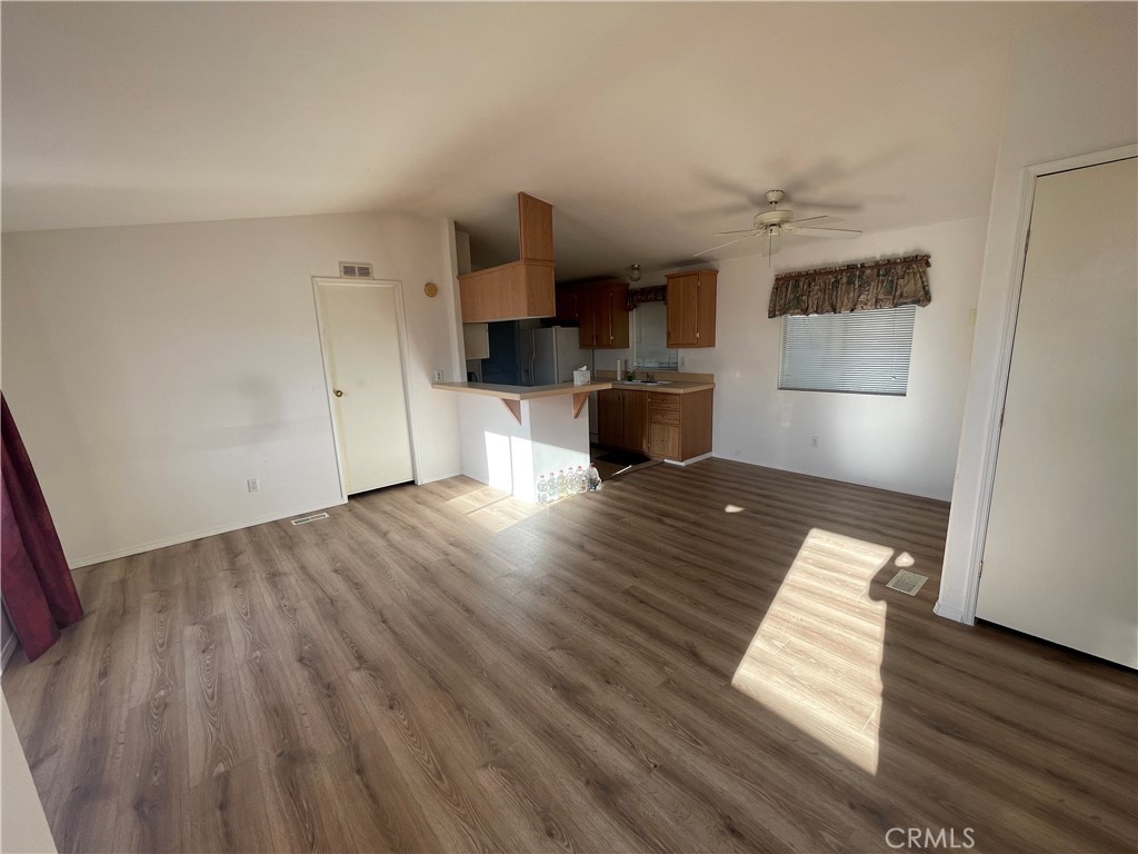 Photo 3 of 11 of 14352 Beach Boulevard 25 mobile home
