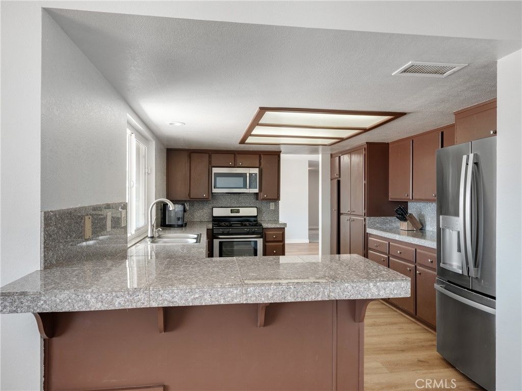 listing image 130723522493137704187