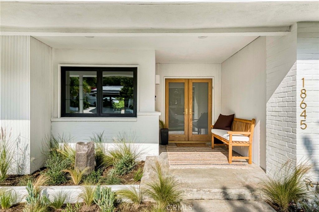 listing image 130728338015724468495