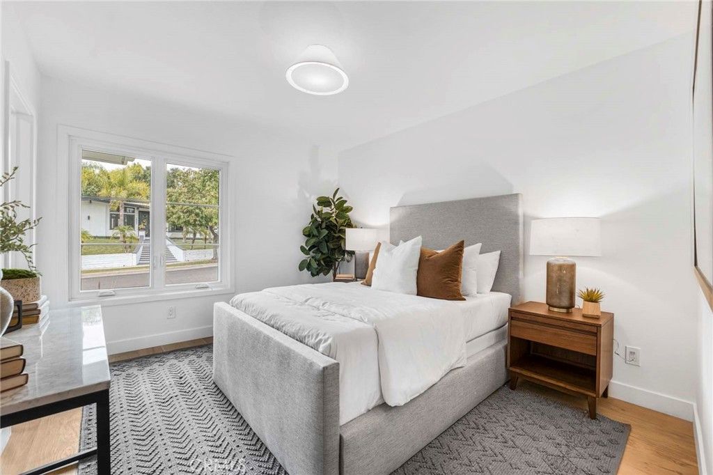 listing image 130725057451520503805