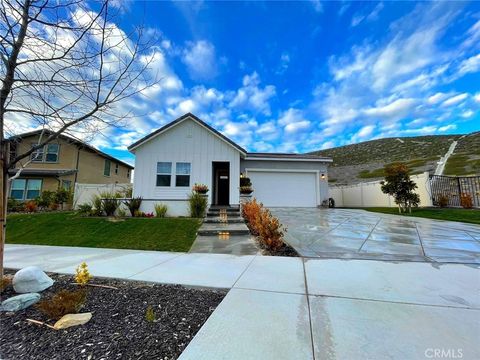 Photo of 18123 Sadie Court, Saugus, CA 91350 (MLS # GD23018685)